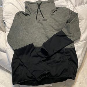 Women’s Columbia pullover/ sweatshirt